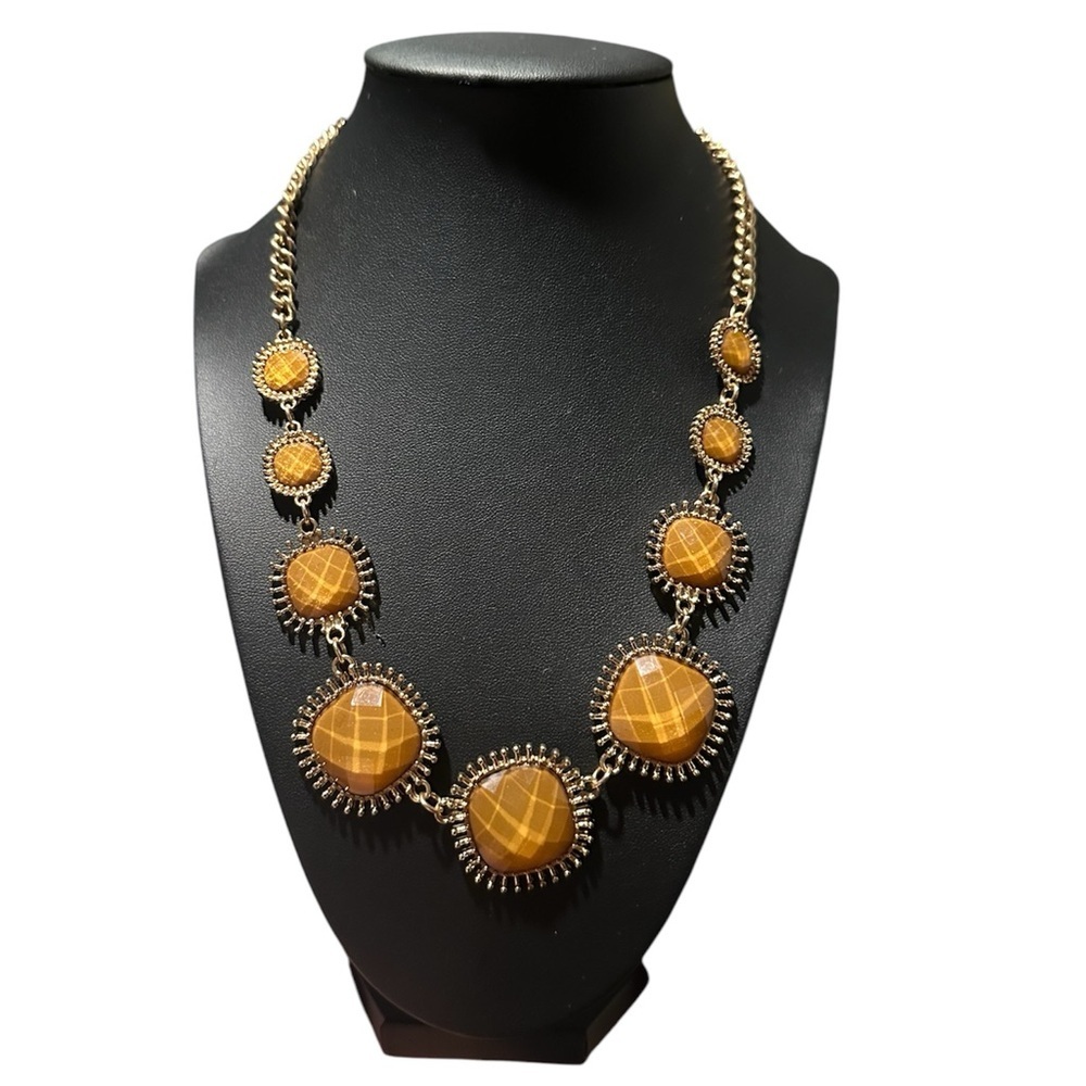 Elegant Gold Necklace with Amber Accents